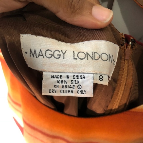 3/$60 Maggy London Silk Stripe Sleeveless Shift Dress SZ 8 - Picture 2 of 4